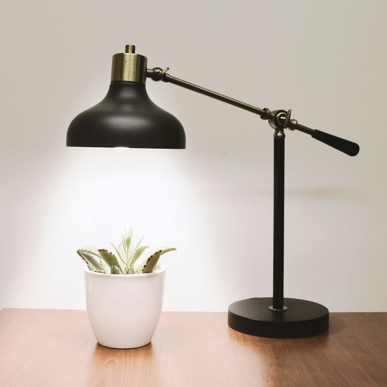Lampe de bureau magnifique pour une ambiance de travail élégante