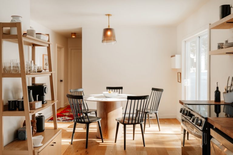 Conception lumineuse: Pendentif en verre soufflé à la main