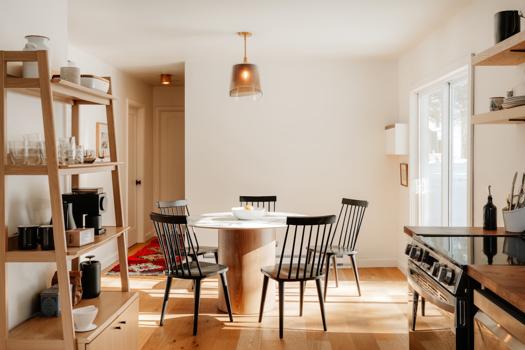 Conception lumineuse: Pendentif en verre soufflé à la main