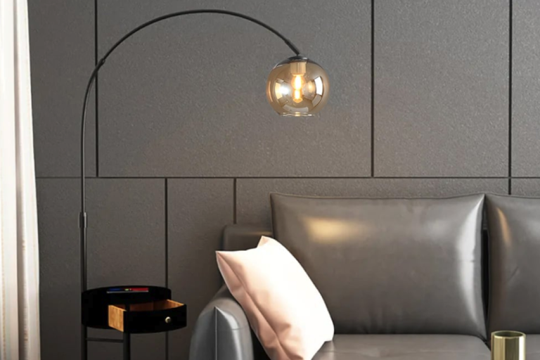 Lampe sur pied arc télécommandée avec finition verre soufflé à la main